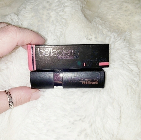 Nib Bella Pierre Cosmetics Sassy Lipstick - Picture 2 of 6